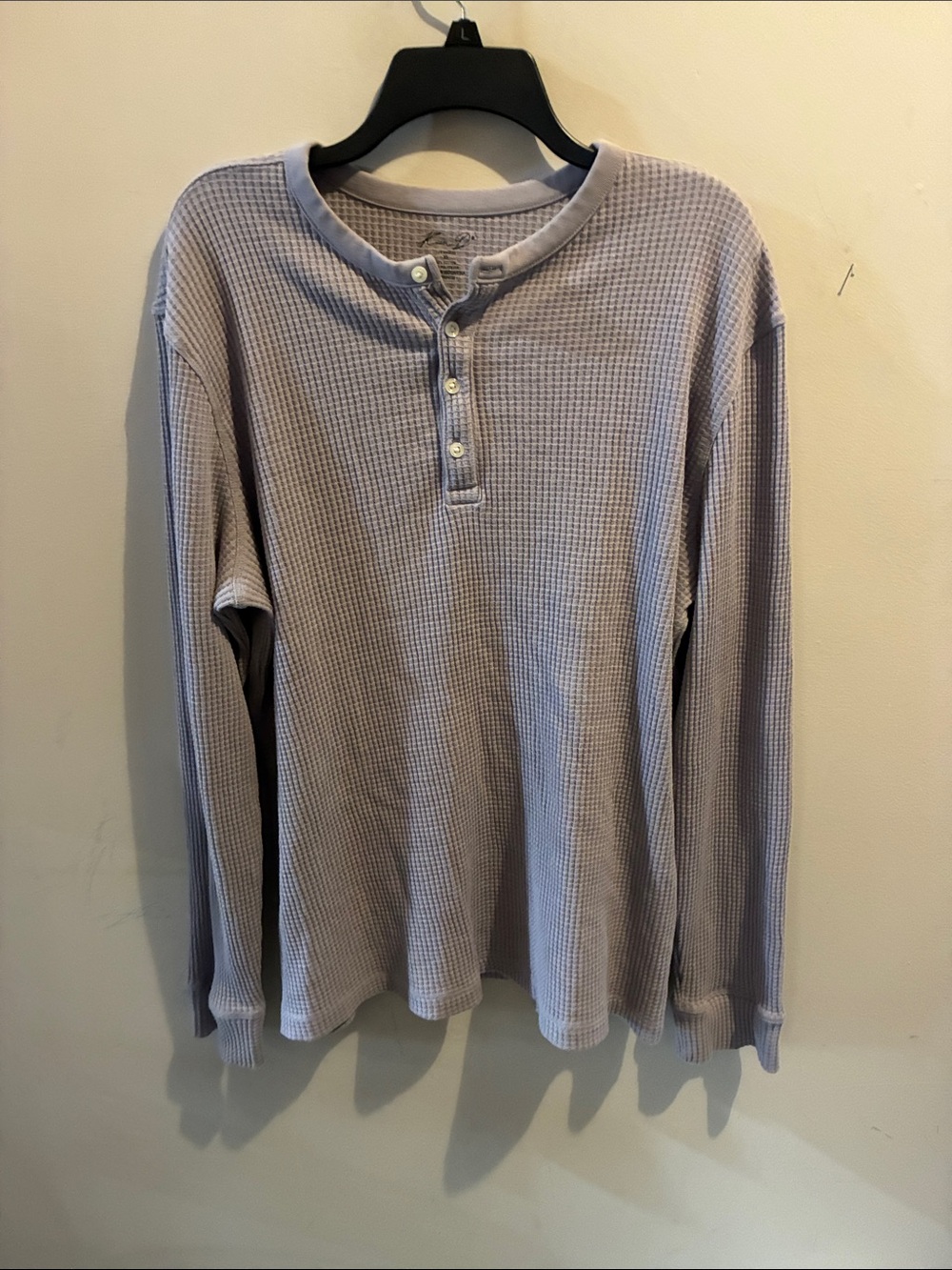 Long-Sleeve Waffle Henley in Light Lavender